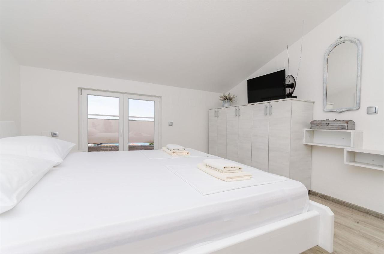 Apartment Ljubica Okrug Gornji Exteriér fotografie